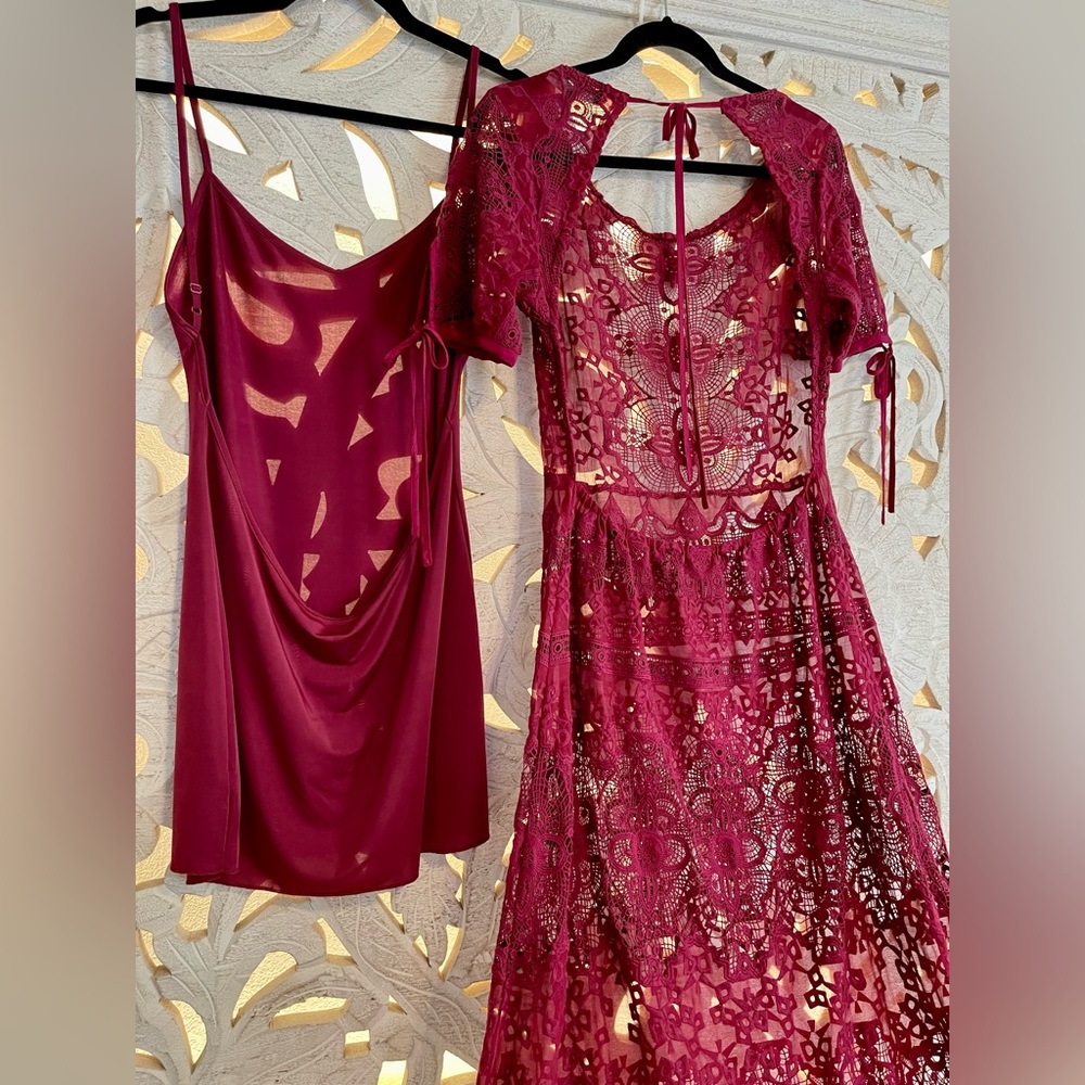 Stunning Scarlet maxi dress - Picture 3 of 7